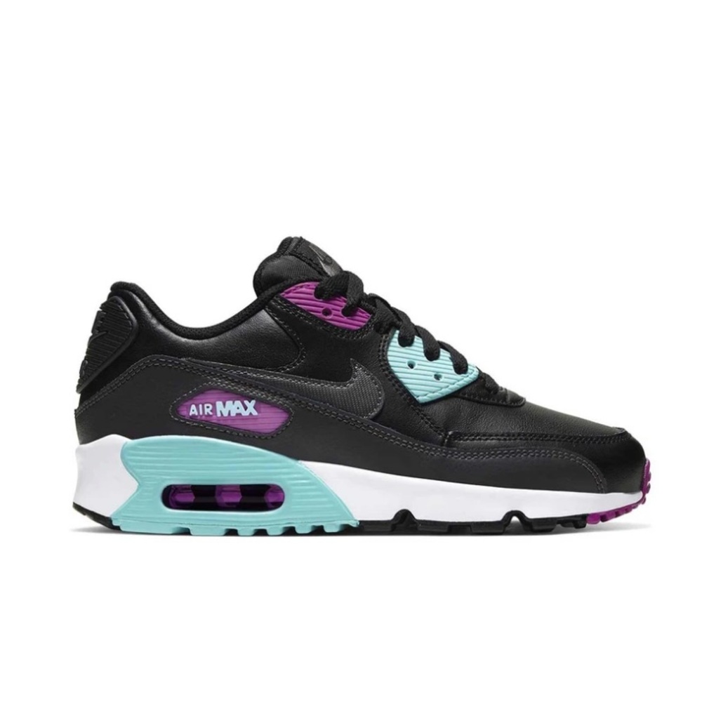 Girls Nike air max 90